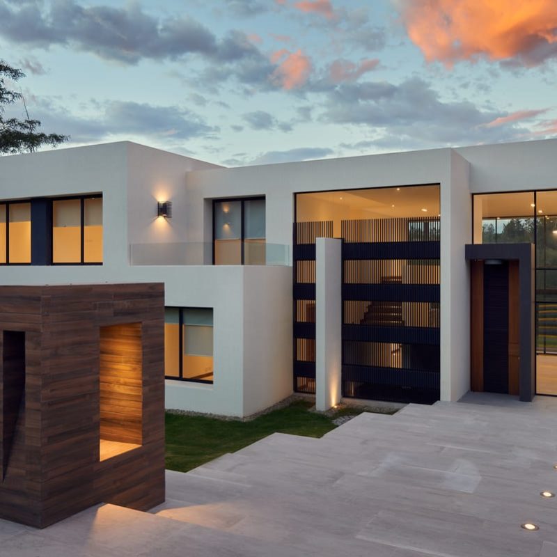 fachada-casa-principa-entardecer-shutterstock